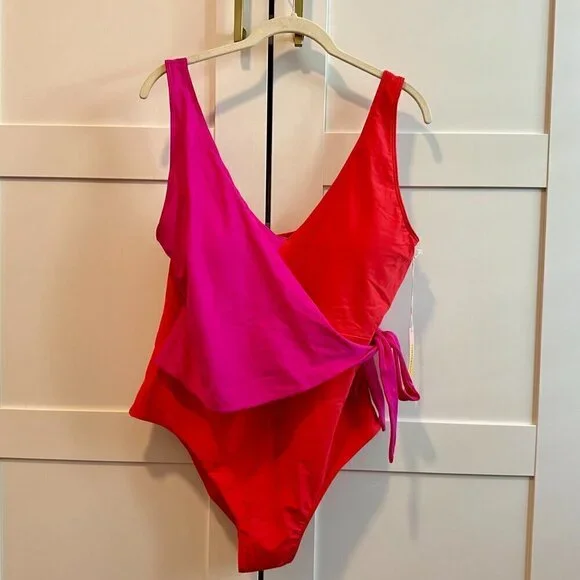 NWT Summersalt The Perfect Wrap One-Piece Swimsuitin Hibiscus/Grapefruit, Sz 18 - Picture 3 of 7